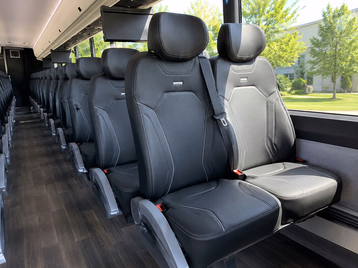 charter buses for vineyard and winery wedding venues outside portland