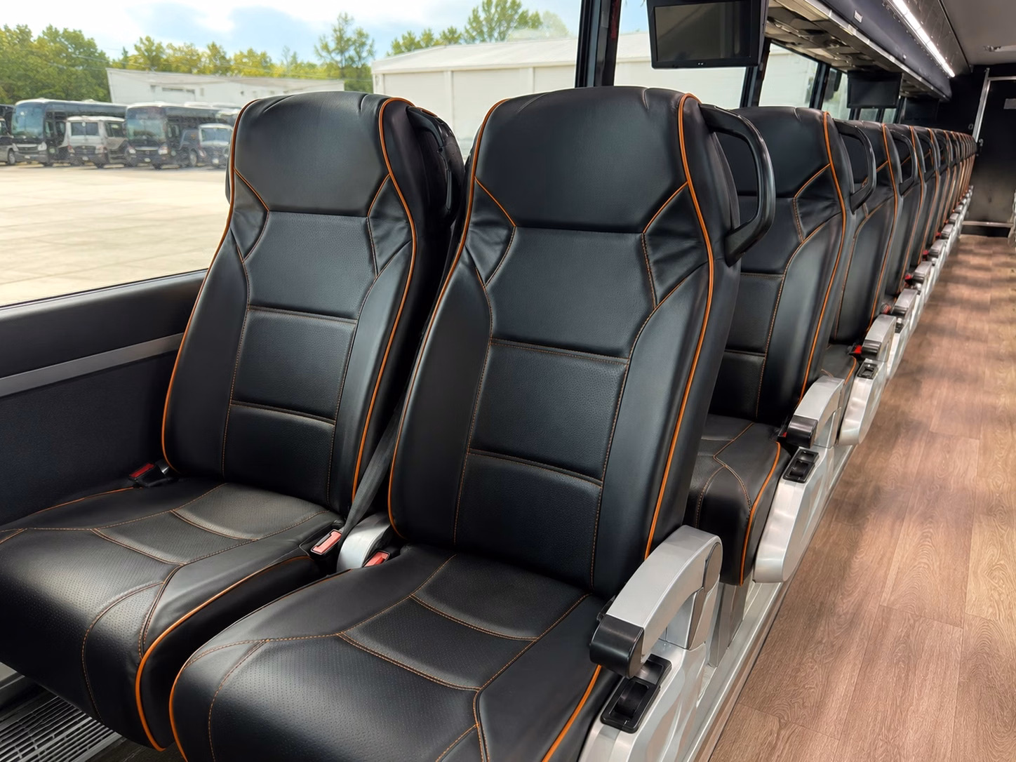 portland wedding guest shuttles that keep everyone together and on time